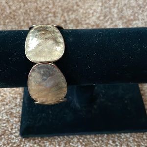 Gold tone stretch bracelet